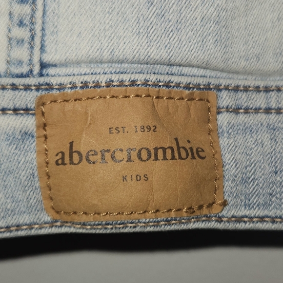 Abercrombie Kids Girls Denim Patched Jacket In Light Wash Size 9 / 10 - Picture 11 of 12